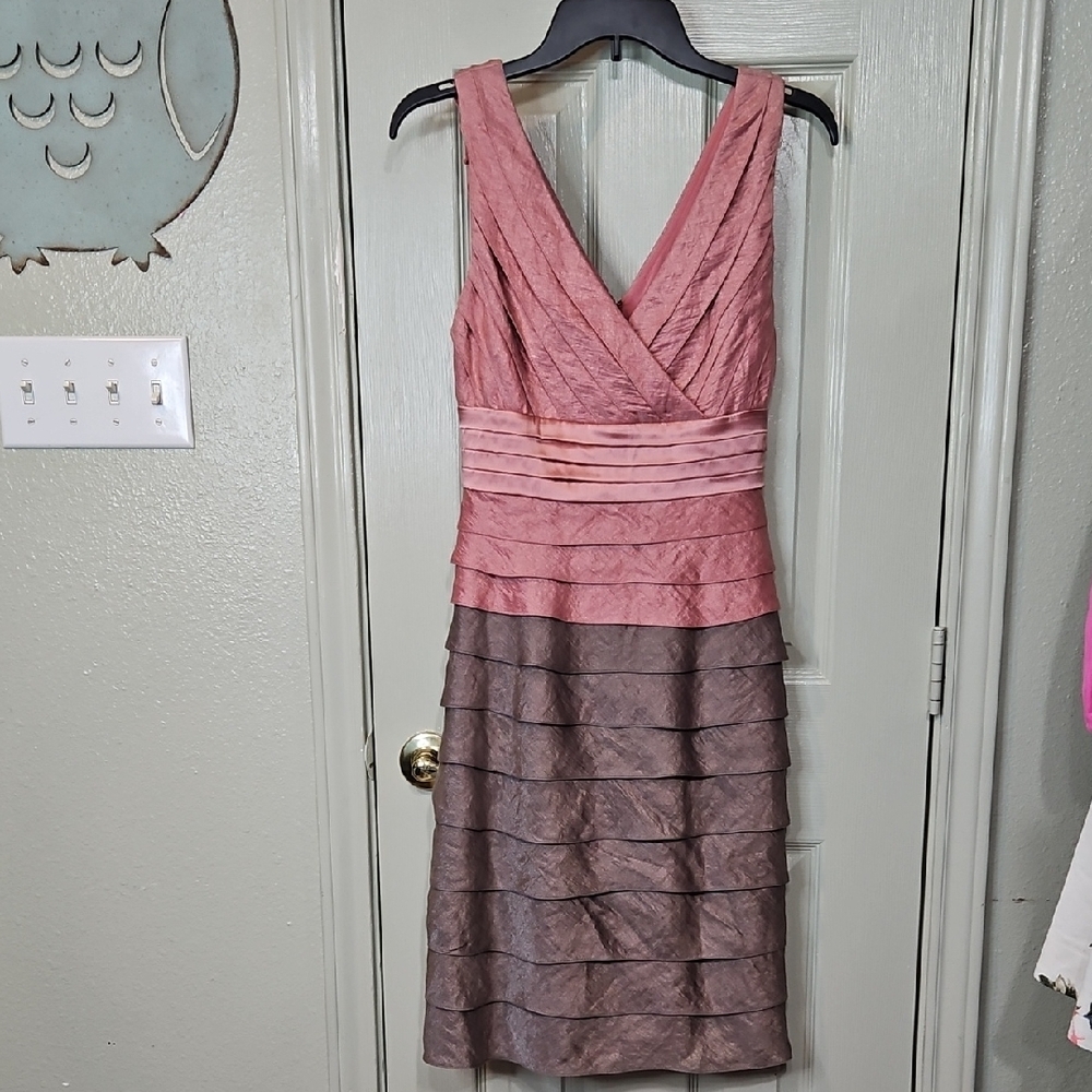 💥Reduced💥 Adrianna Papell Pink and Brown Sleeveless V-Neck Midi Dress